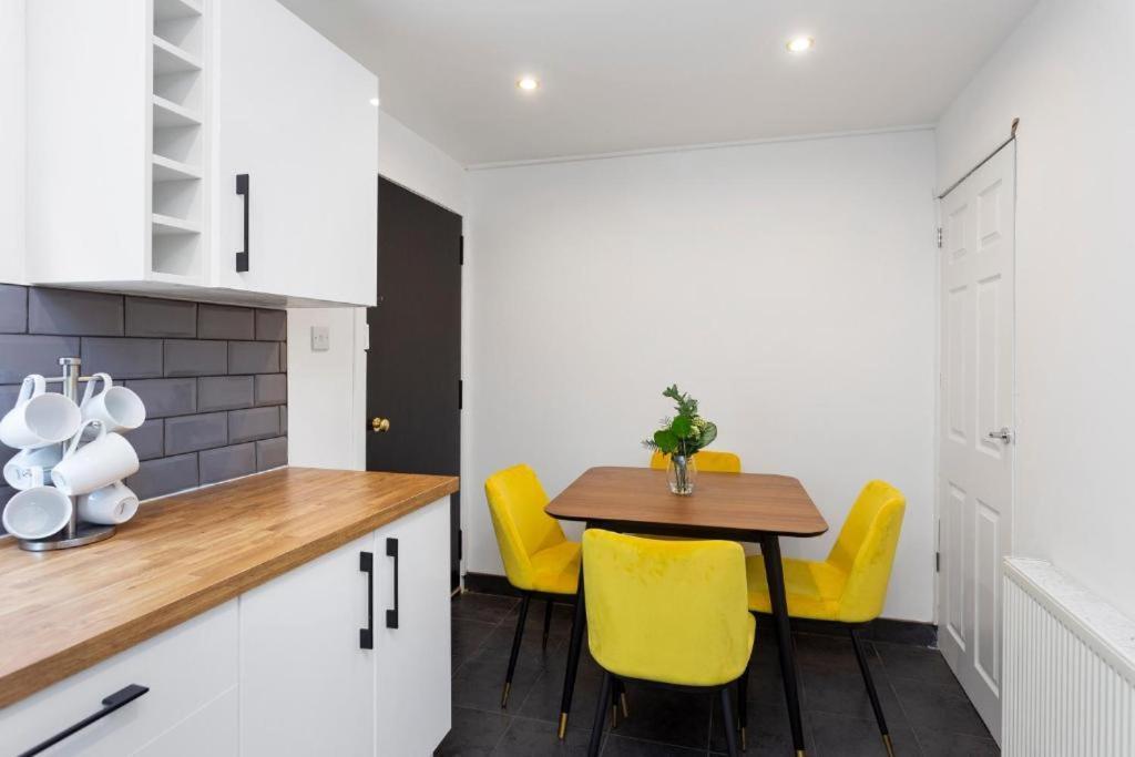 Stylish 3 Bed Edinburgh Abode - Parking And Garden Villa Ngoại thất bức ảnh